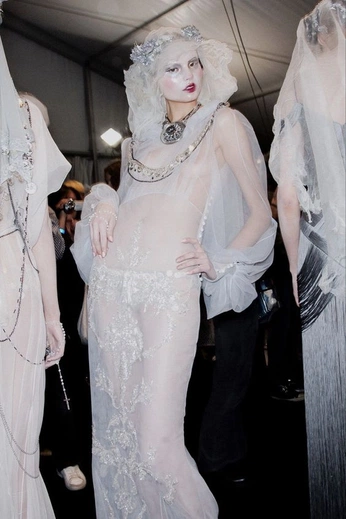 A cover of "bori" cluster. The owner is koviubi. The cluster consists of 14 elements.