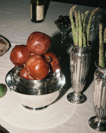 A cover of "TABLESCAPE" cluster. The owner is maddieholden. The cluster consists of 6 elements.