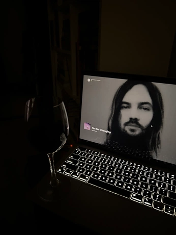 A cover of "." cluster. The owner is alvzslivia. The cluster consists of 1 element.