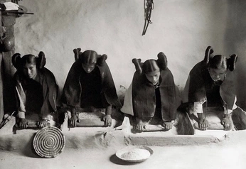 A cover of "hopi" cluster. The owner is nauseousbitch. The cluster consists of 4 elements.