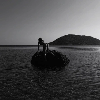 A cover of "FOTO" cluster. The owner is seektruth. The cluster consists of 24 elements.