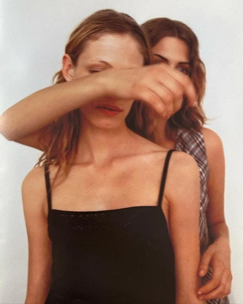 A cover of "Emme x Kompsi" cluster. The owner is carleecliff. The cluster consists of 3 elements.