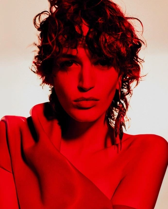 A cover of "Bold RED" cluster. The owner is minhtran123. The cluster consists of 7 elements.