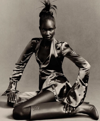 A cover of "POSES" cluster. The owner is maitekinupp. The cluster consists of 5 elements.