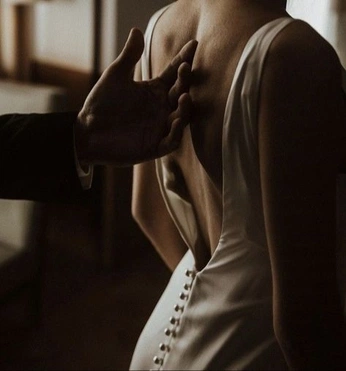 A cover of "BRIDE_pose_wedding" cluster. The owner is supervisoreko. The cluster consists of 2 elements.