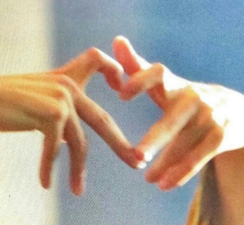 A cover of "LM-immersive" cluster. The owner is ktheofilos. The cluster consists of 9 elements.