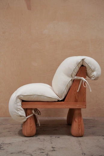 A cover of "It all starts at home" cluster. The owner is ellask. The cluster consists of 3 elements.