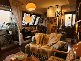 A cover of "home" cluster. The owner is mordrens. The cluster consists of 10 elements.