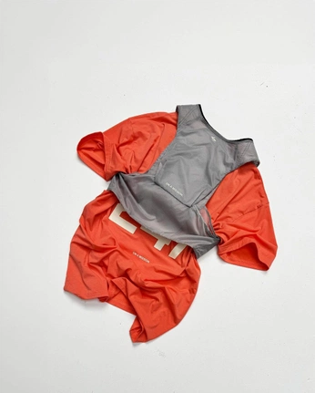 A cover of "Vest" cluster. The owner is metalrabbits. The cluster consists of 5 elements.