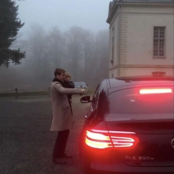 A cover of "Singularity" cluster. The owner is gentars. The cluster consists of 111 elements.