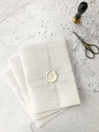 A cover of "wedding 🤍🤍" cluster. The owner is maja.trk. The cluster consists of 4 elements.