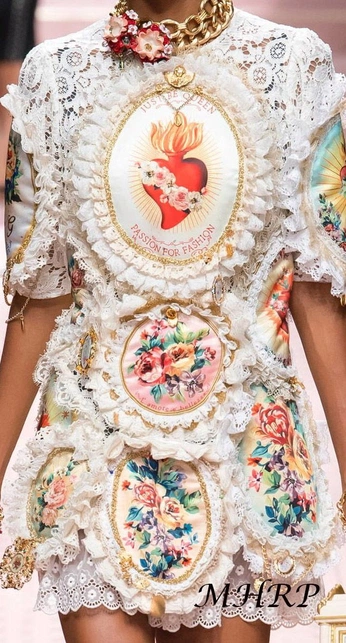 A cover of "maxiii" cluster. The owner is camilor22. The cluster consists of 15 elements.