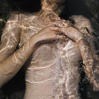 A cover of "Water" cluster. The owner is laram0hy. The cluster consists of 5 elements.