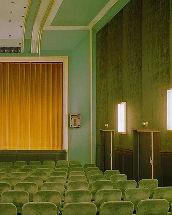 A cover of "spaces/interiordesign" cluster. The owner is bhiii. The cluster consists of 37 elements.