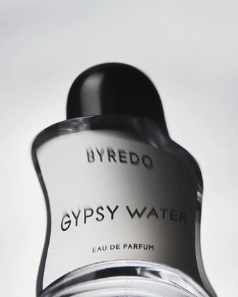 A cover of "Byredo" cluster. The owner is manuo. The cluster consists of 27 elements.