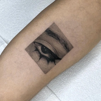 A cover of "Tatt" cluster. The owner is camilmoyano. The cluster consists of 33 elements.