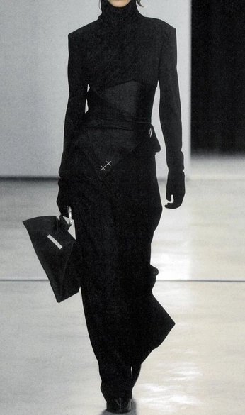 A cover of "HELIOT look" cluster. The owner is ellymayy. The cluster consists of 3 elements.