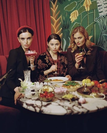 A cover of "Cafee Pitch." cluster. The owner is monessat. The cluster consists of 10 elements.