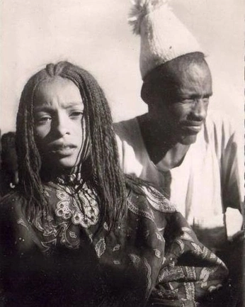 A cover of "Iconic" cluster. The owner is yoyoyes. The cluster consists of 2 elements.