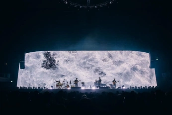 A cover of "Stage design" cluster. The owner is visioaesthetica. The cluster consists of 2 elements.