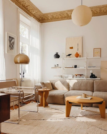 A cover of "Guest house" cluster. The owner is ximonio. The cluster consists of 5 elements.