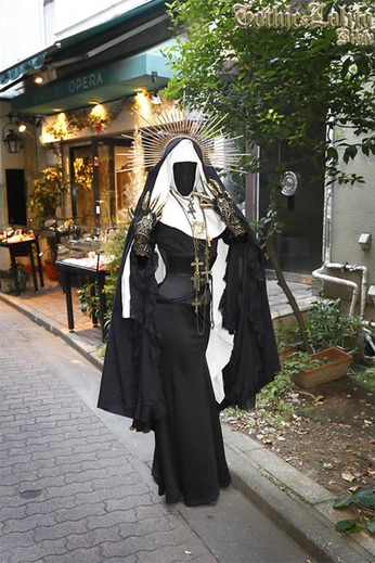 A cover of "Funky" cluster. The owner is gobliinking. The cluster consists of 29 elements.