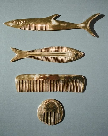 A cover of "everyday oddities" cluster. The owner is personalspace. The cluster consists of 18 elements.