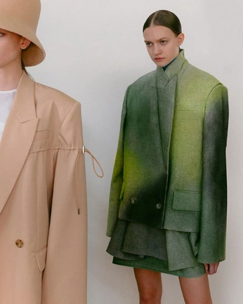 A cover of "OUTFIT" cluster. The owner is monayalv. The cluster consists of 19 elements.