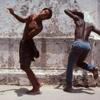 A cover of "Dans" cluster. The owner is 5arara. The cluster consists of 1 element.