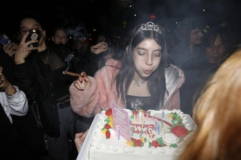 A cover of "secret aesthetic, who a" cluster. The owner is itsfine06. The cluster consists of 2 elements.