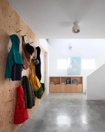 A cover of "house" cluster. The owner is masondase. The cluster consists of 2 elements.