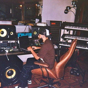 A cover of "ZONE" cluster. The owner is odaaa11. The cluster consists of 15 elements.