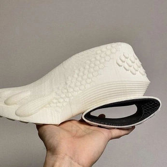 A cover of "Footwear 3D" cluster. The owner is ijsstudio. The cluster consists of 17 elements.