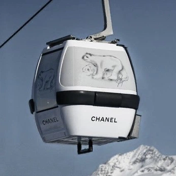 A cover of "Winter" cluster. The owner is myyuniia. The cluster consists of 36 elements.