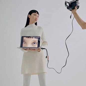 A cover of "ideas" cluster. The owner is helenmartt. The cluster consists of 1 element.