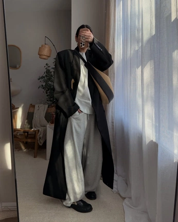 A cover of "selfie insp" cluster. The owner is shahtaj.k. The cluster consists of 1 element.