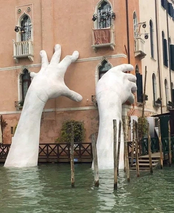 A cover of "Street art" cluster. The owner is annie. The cluster consists of 17 elements.