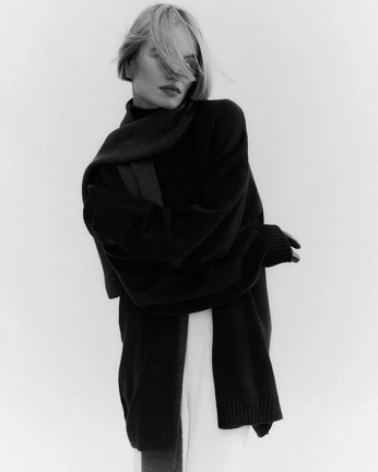 A cover of "Q2/26" cluster. The owner is kesbambi. The cluster consists of 25 elements.