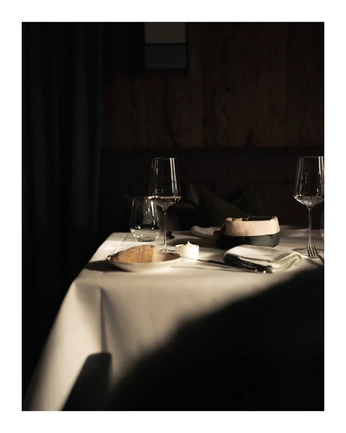 A cover of "Addison" cluster. The owner is anagrecia. The cluster consists of 83 elements.