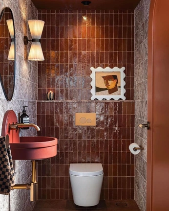 A cover of "Toilets" cluster. The owner is haaienkaien. The cluster consists of 9 elements.