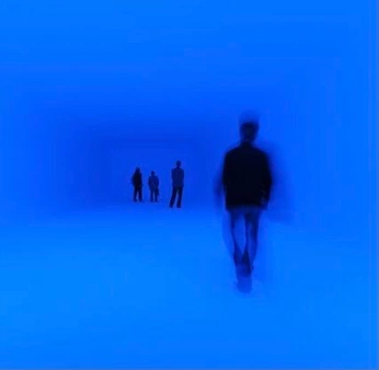 A cover of "liminal" cluster. The owner is isleofecho. The cluster consists of 31 elements.