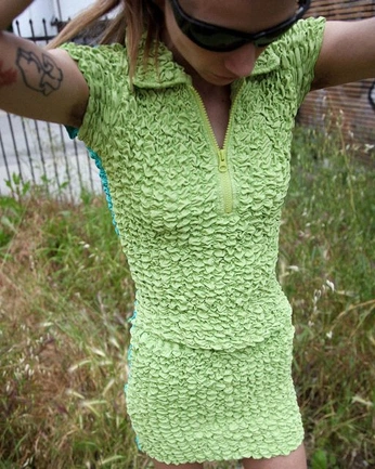 A cover of "Green" cluster. The owner is colourjo. The cluster consists of 4 elements.