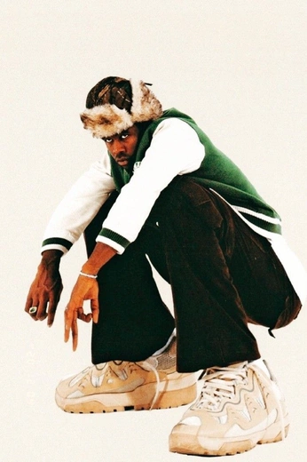 A cover of "music ☆" cluster. The owner is lovedeluxee. The cluster consists of 5 elements.