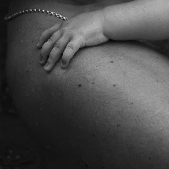 A cover of "Mothers touch" cluster. The owner is greenpochita. The cluster consists of 7 elements.