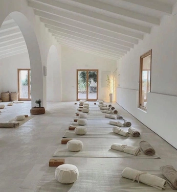 A cover of "gathering spaces" cluster. The owner is mariacreating. The cluster consists of 10 elements.