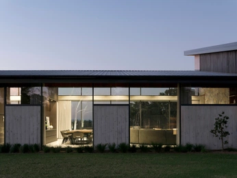 A cover of "Kalngales privātmāja" cluster. The owner is kristianam. The cluster consists of 1 element.