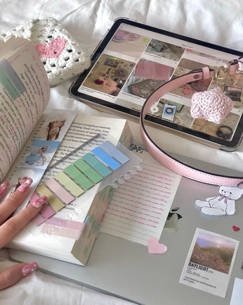 A cover of "Journal" cluster. The owner is victoriakim. The cluster consists of 3 elements.