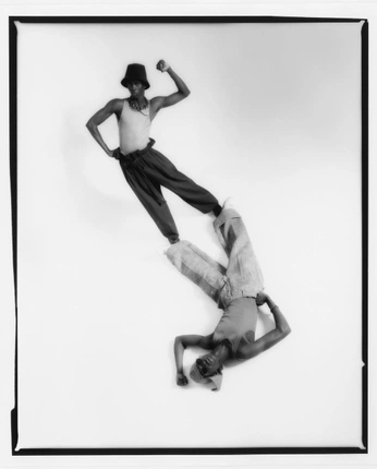 A cover of "dancing" cluster. The owner is ruizvisuals. The cluster consists of 34 elements.