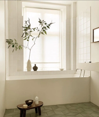 A cover of "Care" cluster. The owner is thegaut. The cluster consists of 3 elements.