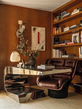 A cover of "ROOM" cluster. The owner is palamary. The cluster consists of 9 elements.